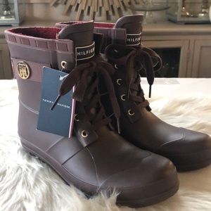 Tommy Hilfiger waterproof boot.